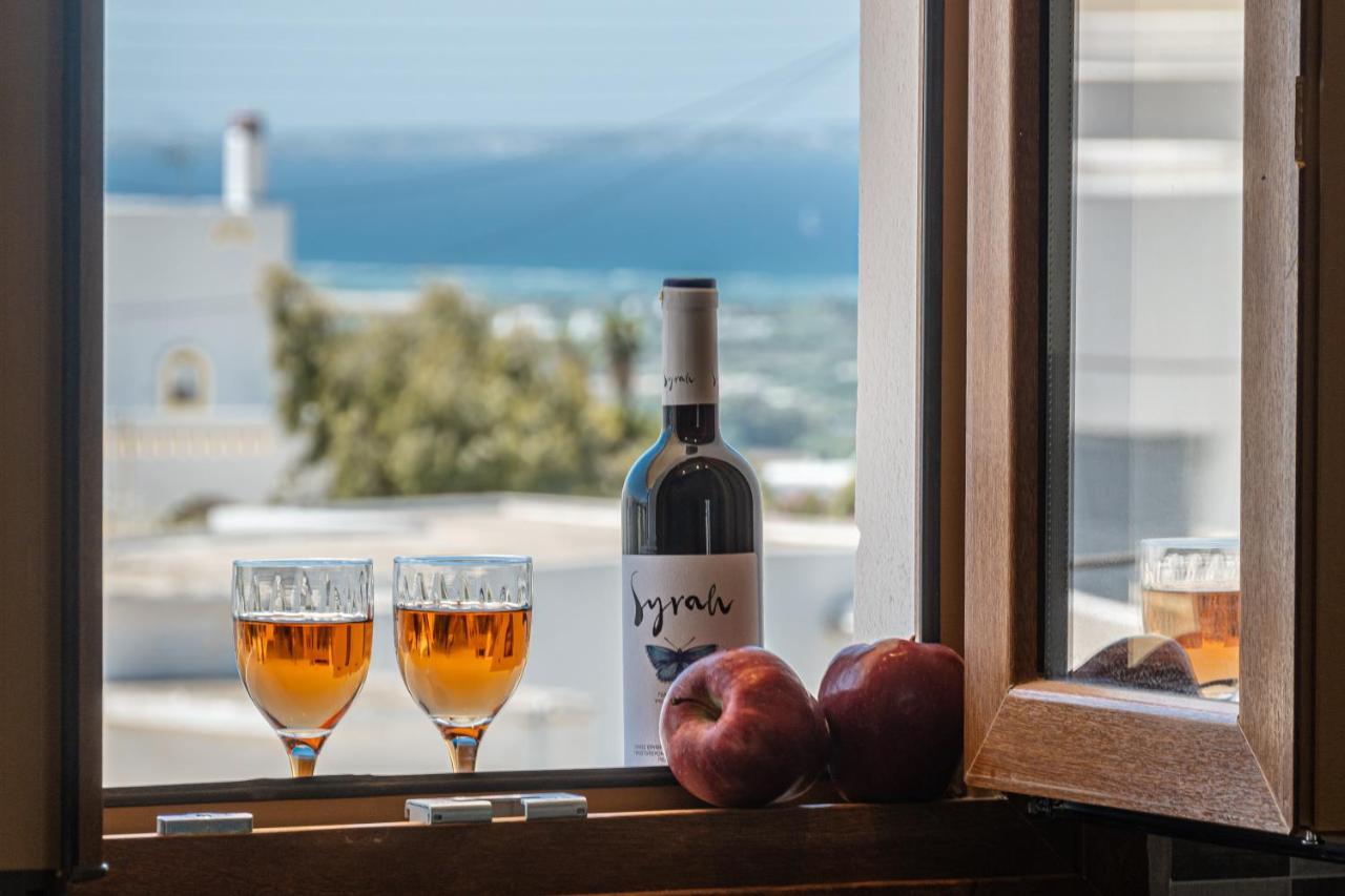 Naxian White House In Glinado Daire
