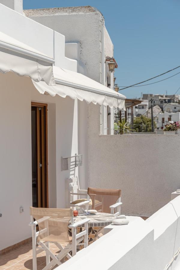 Naxian White House In Glinado Daire *