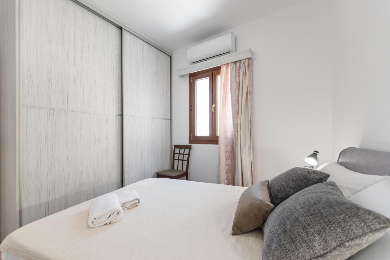 Naxian White House In Glinado Appartement *