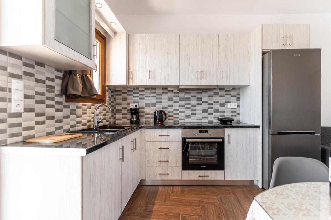 Naxian White House In Glinado Appartement