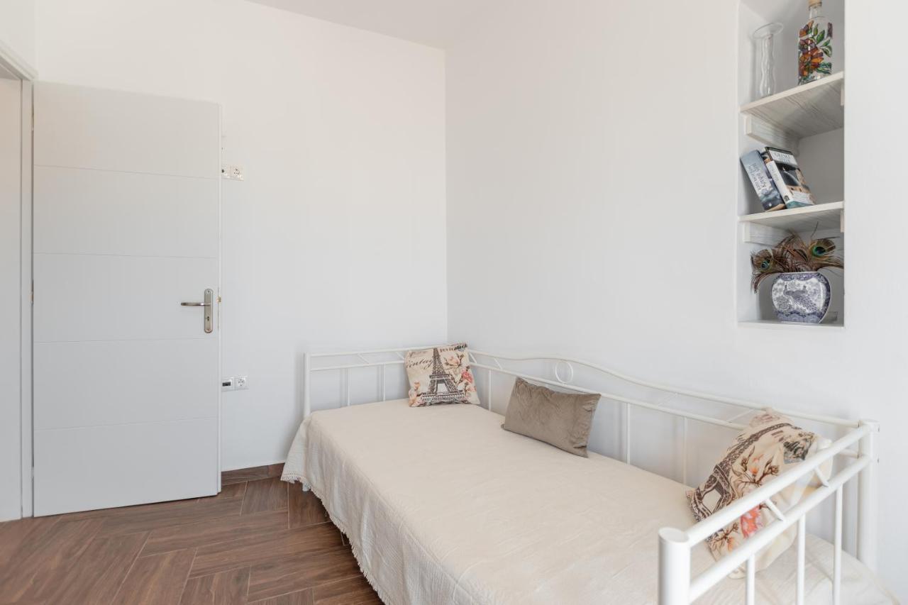 Naxian White House In Glinado Appartement *