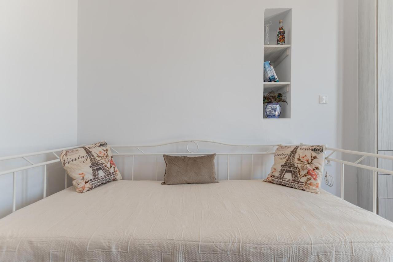 Naxian White House In Glinado * Glinado Naxos