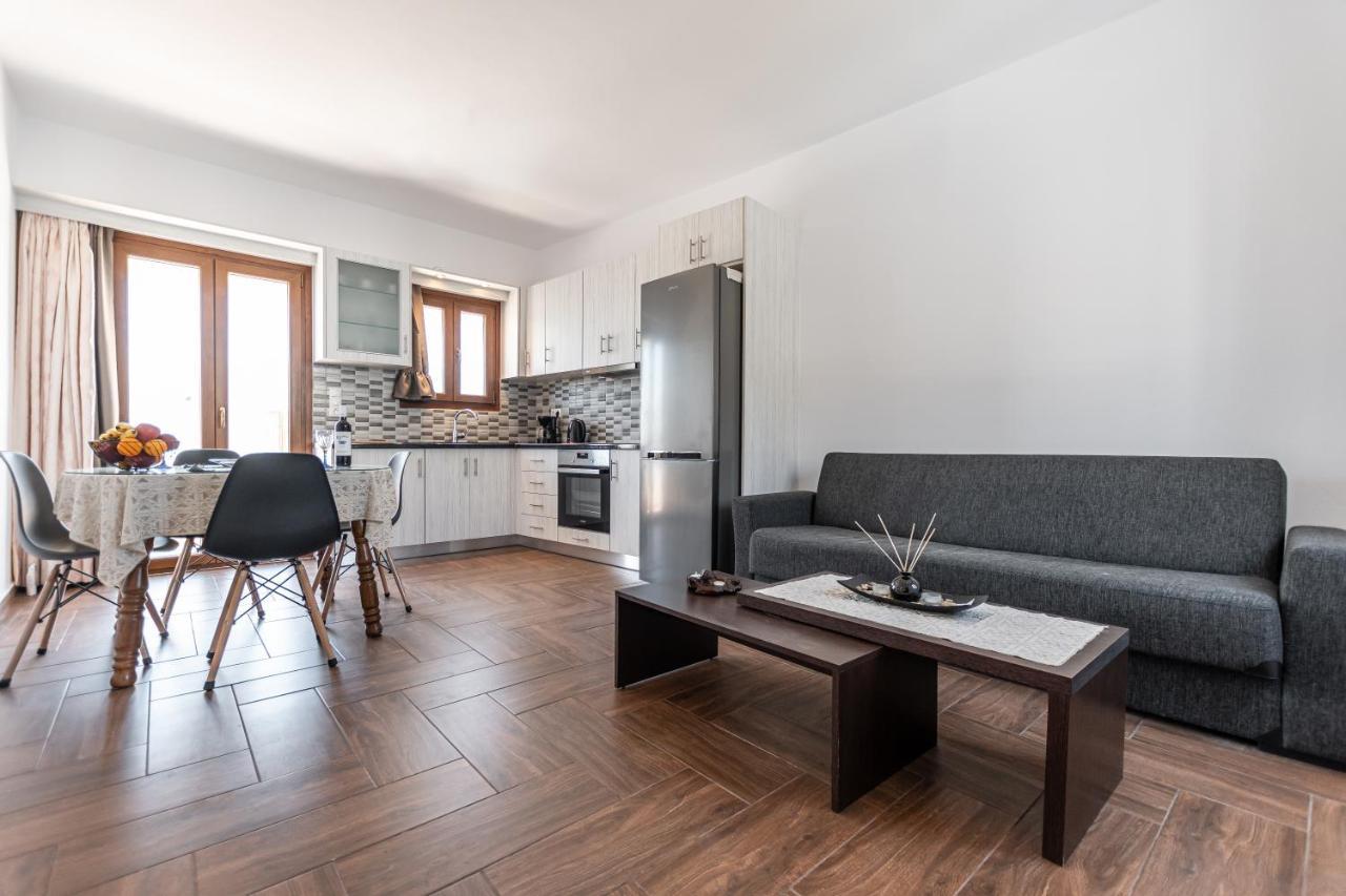 Naxian White House In Glinado Appartement *