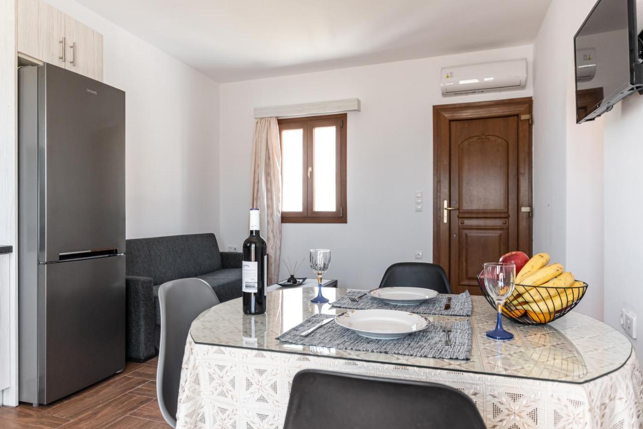 Naxian White House In Glinado